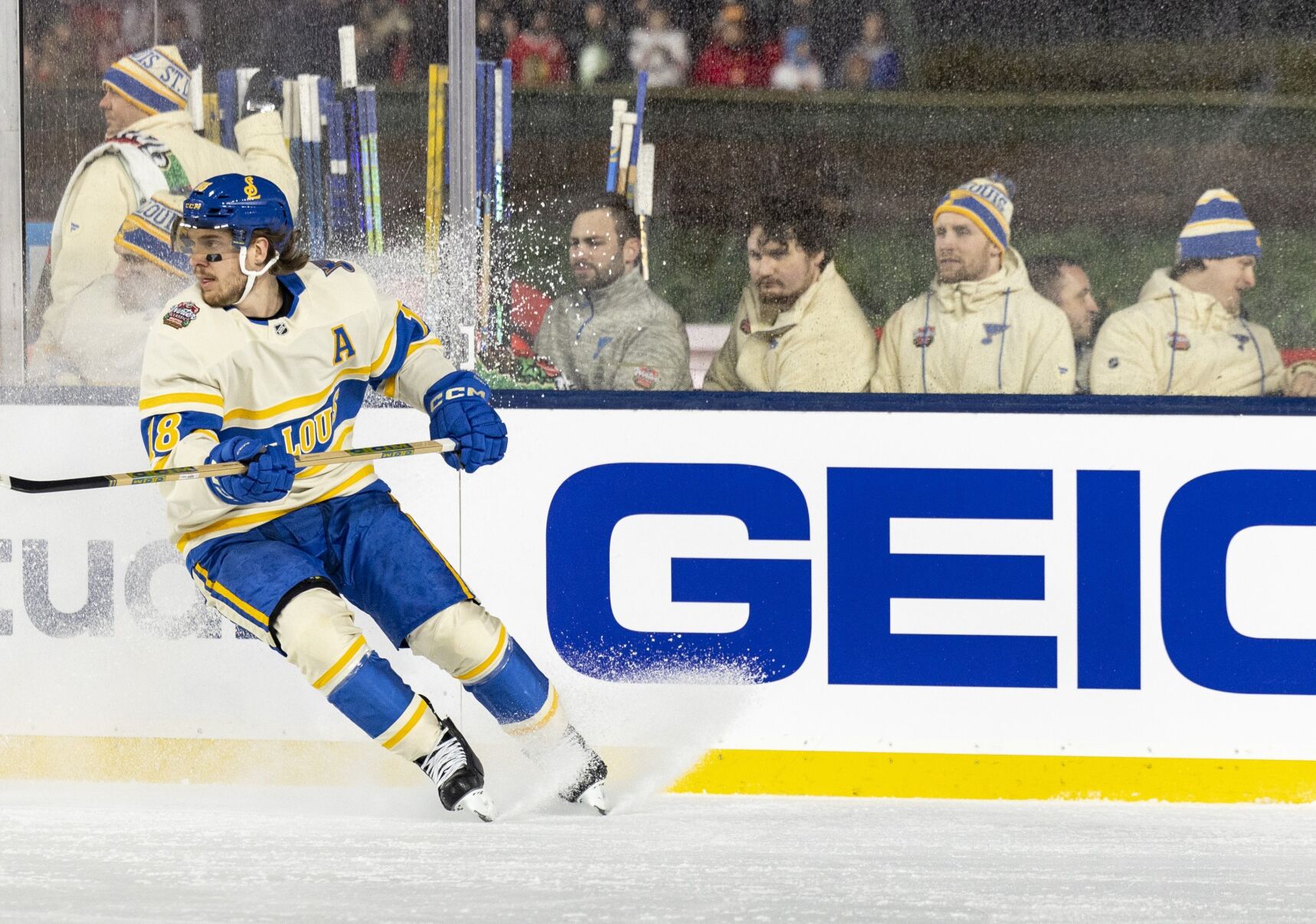 The Blues and Blackhawks take Wrigley Field for the Winter Classic